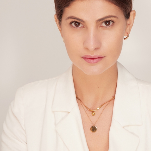 Stylish Roman Numeral Layered Necklace - Picture 5 of 5